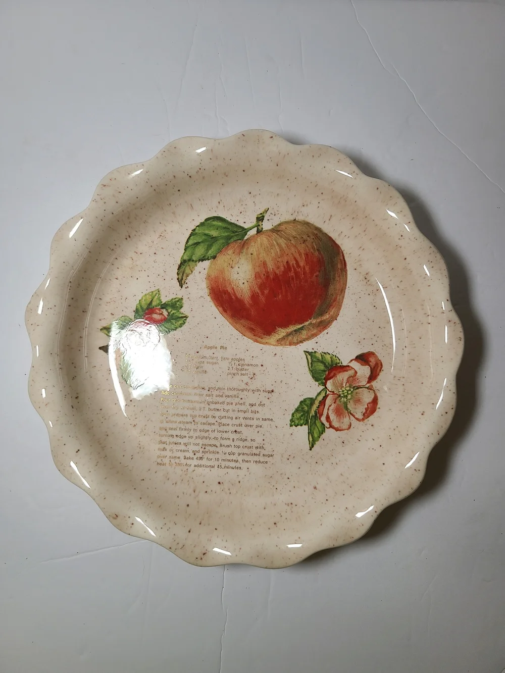 Cream Apple-Print Ceramic Decorative Plate